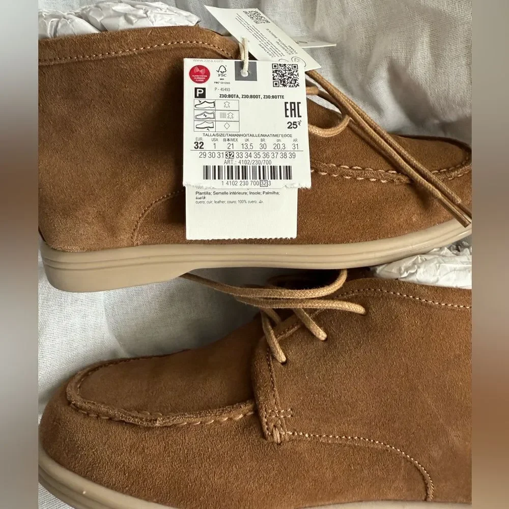 SUEDE BOAT ANKLE BOOTS Size 1